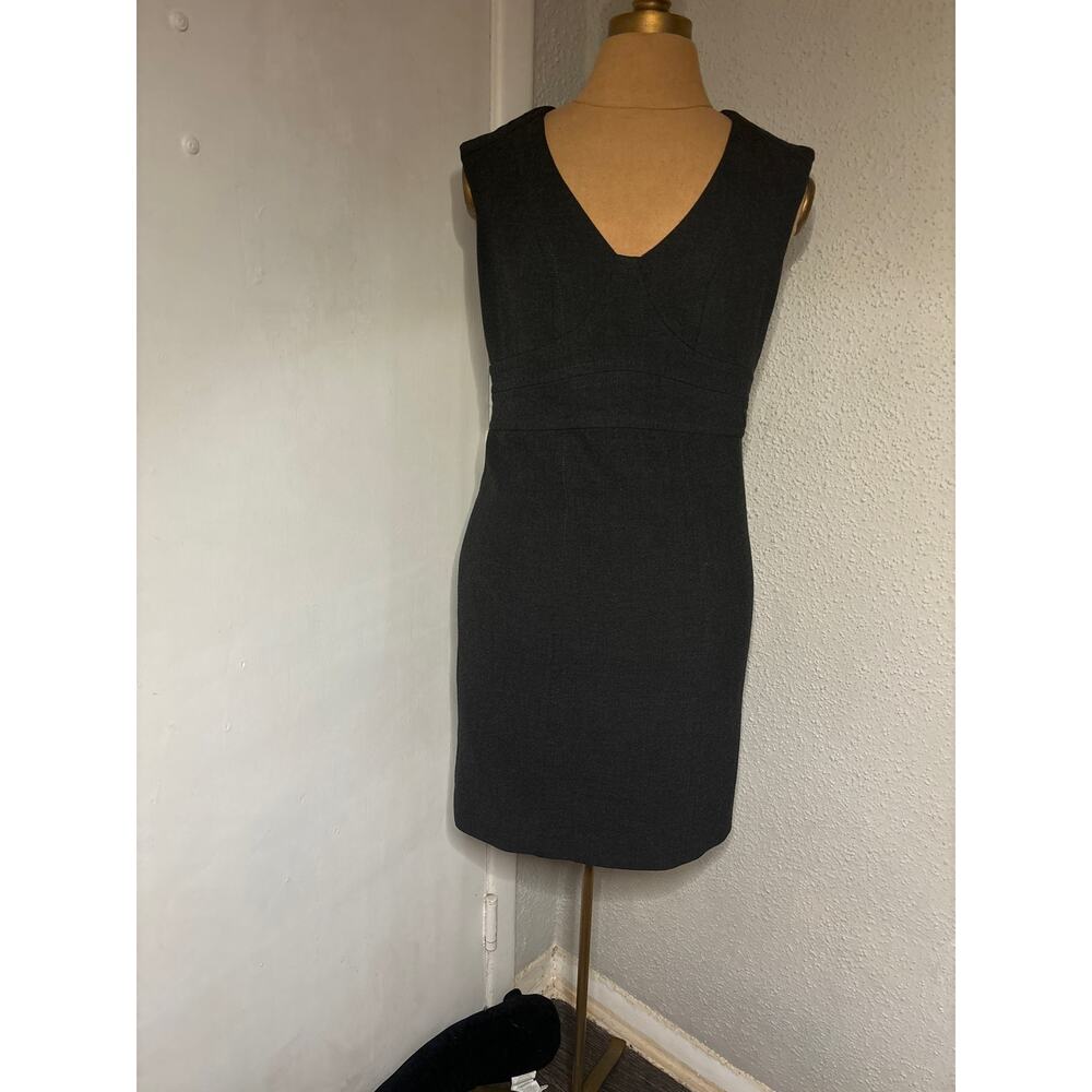 LOFT Ann Taylor Gray Sheath V- Neck Dress 4 Corporate Siren Classic Preppy Party